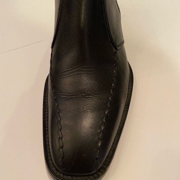 Leather like new black boots main image 4
